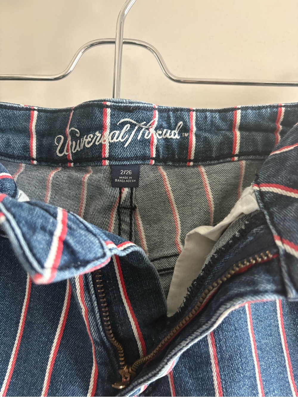 Universal Thread Striped Shorts - Picture 3 of 3